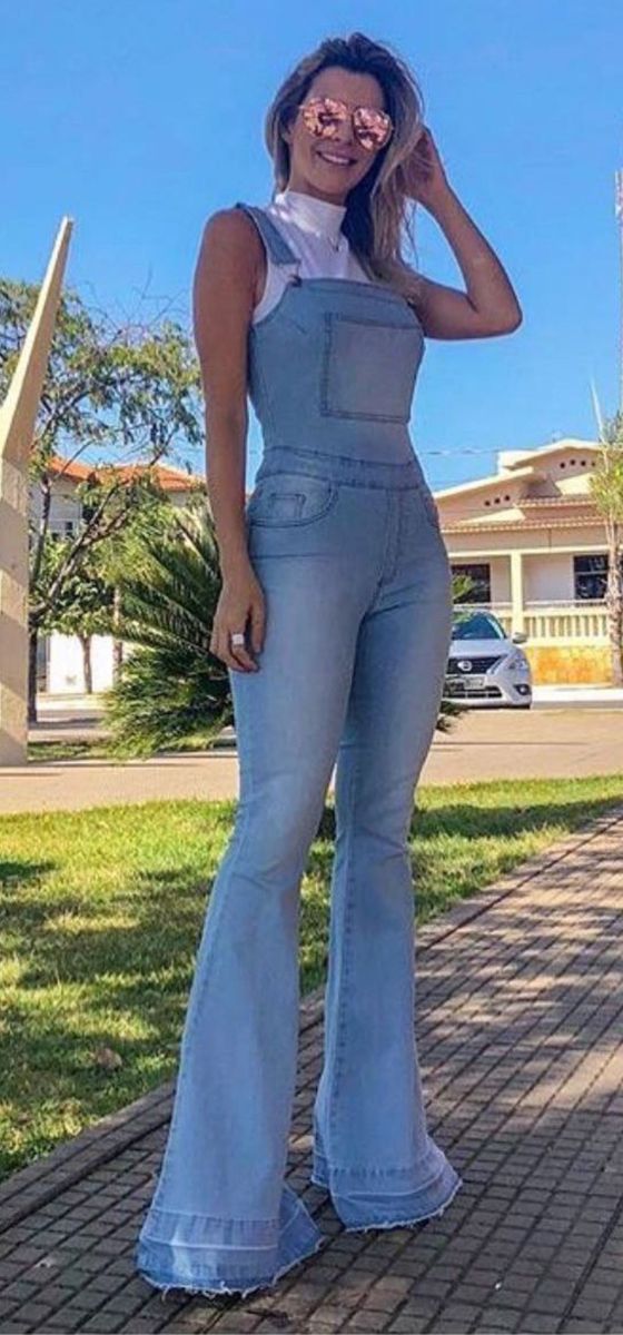 jardineira jeans clara