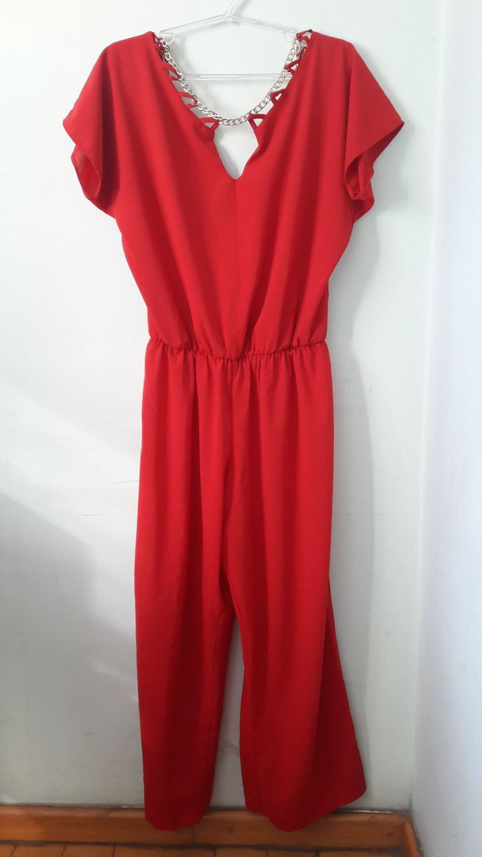 macacão vermelho plus size