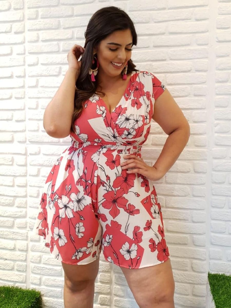 Macaquinho florido hot sale plus size