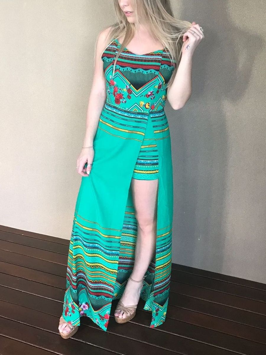 macaquinho com vestido