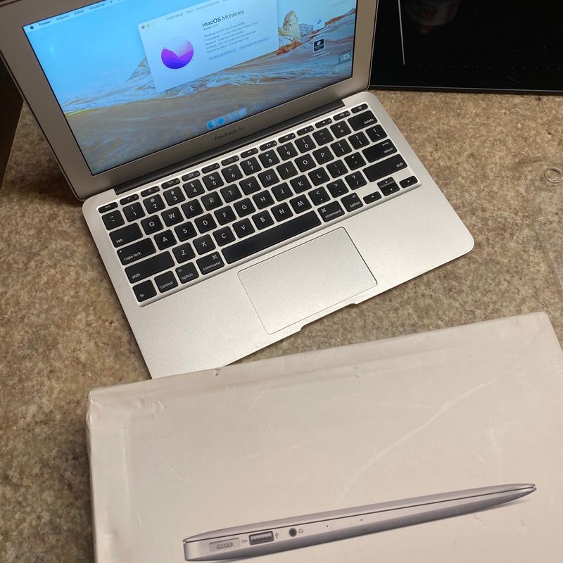 Macbook Air 2015 11inch, Perfeito e com Caixa | Computador