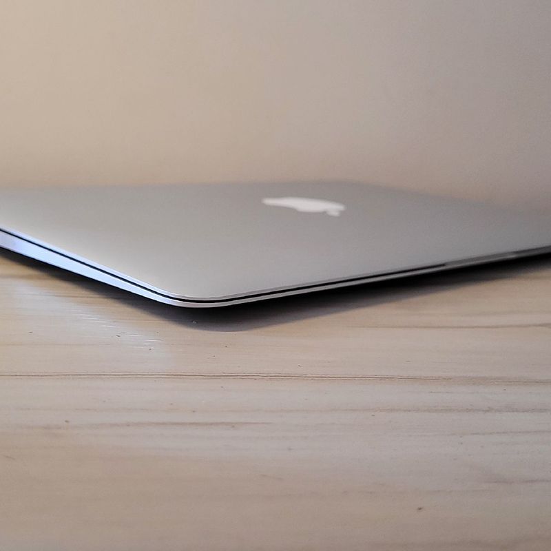 Macbook Air 2017 - I5 8gb Ssd 256gb 13 Polegadas Bateria Nova