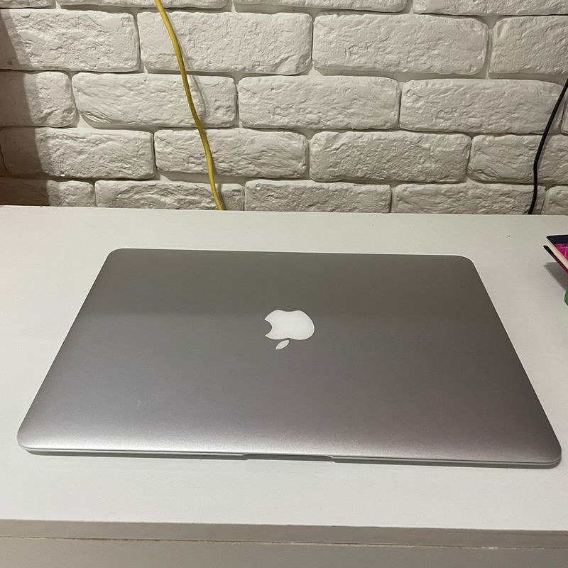 Macbook Air Mqd32bz/A com Intel Core I5 Dual Core 8gb 128gb Macbook Air Mqd32bz/A com Intel Core I5 Dual Core 8gb 128gb