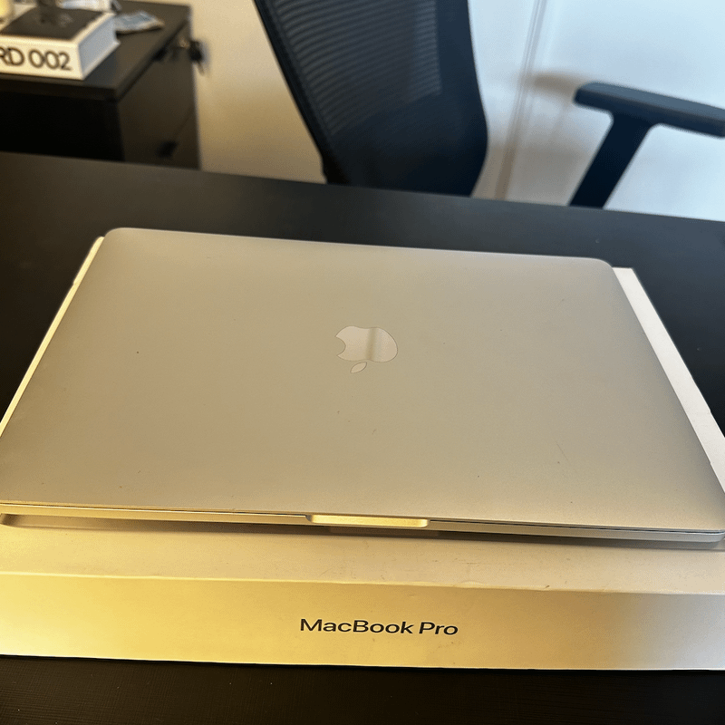 Macbook Pro 13'' Apple M1 Chip 8gb Ram 256gb Ssd Prateado Macbook Pro 13'' Apple M1 Chip 8gb Ram 256gb Ssd Prateado