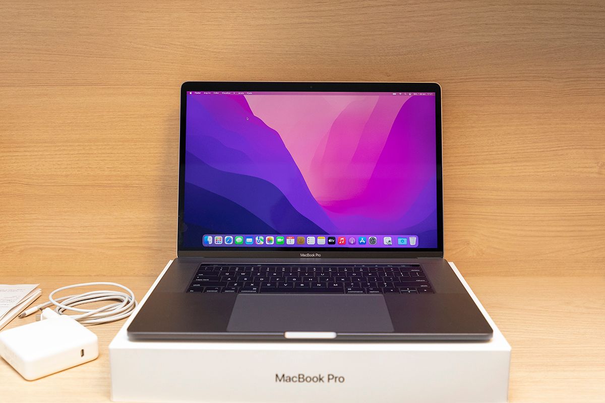 MacBook本体 Apple MacBook Pro (15-inch, 2017) MacBook本体 Apple MacBook 2017) Pro (15-inch,