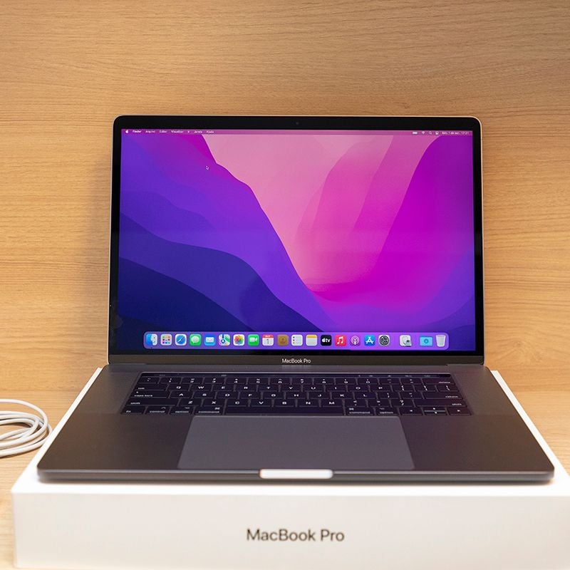 Macbook 13.3 hot sale 2017