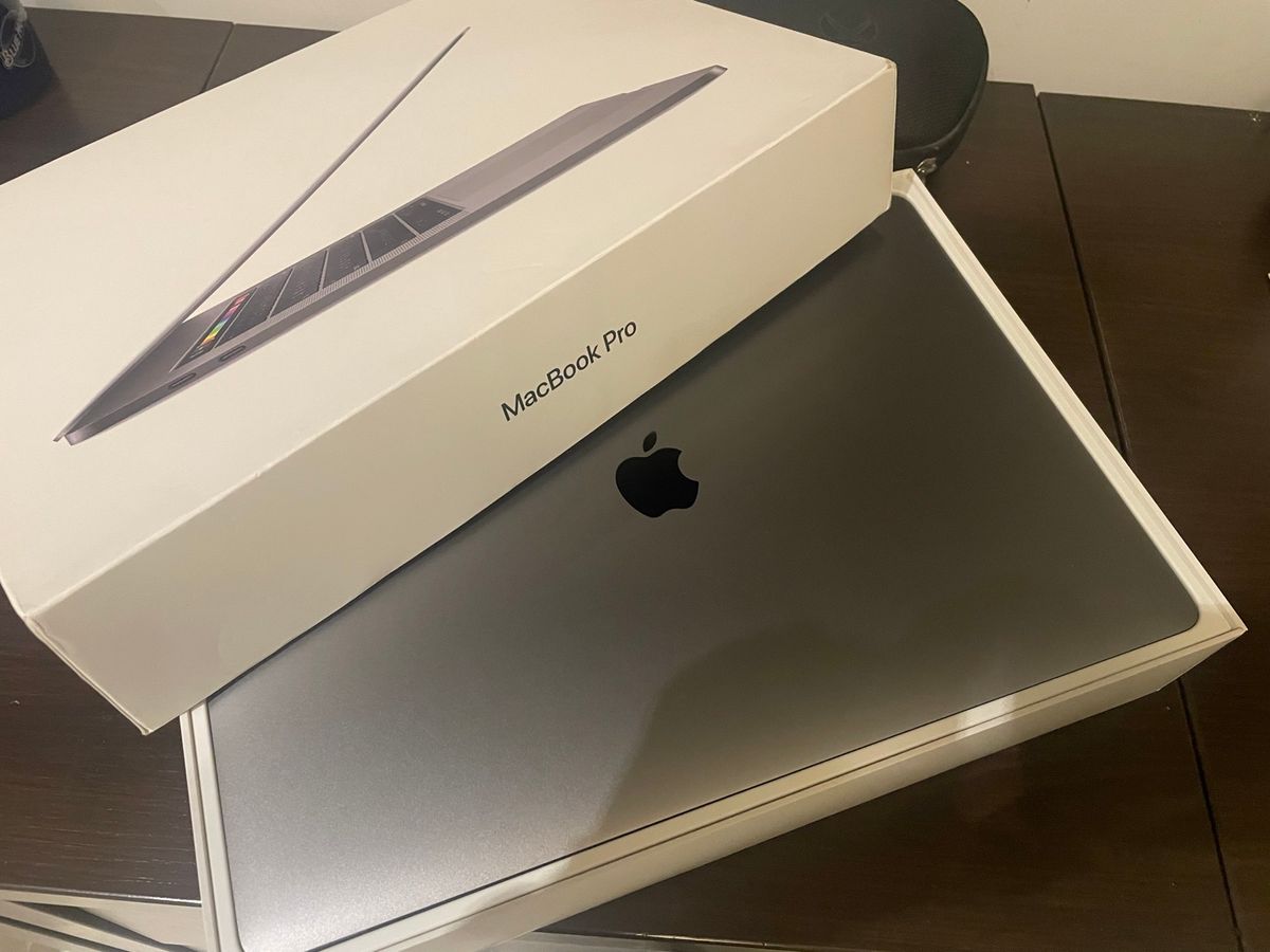 MacBook Pro 2018 おまけ付き 8GB/256GB OTH Produtos - MacBook Pro 2018, MR932BZ/A, Tela 15.4