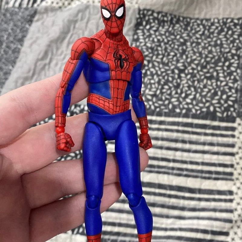 Mafex 109 Spider Man Into The Spider Verse Peter B Parker