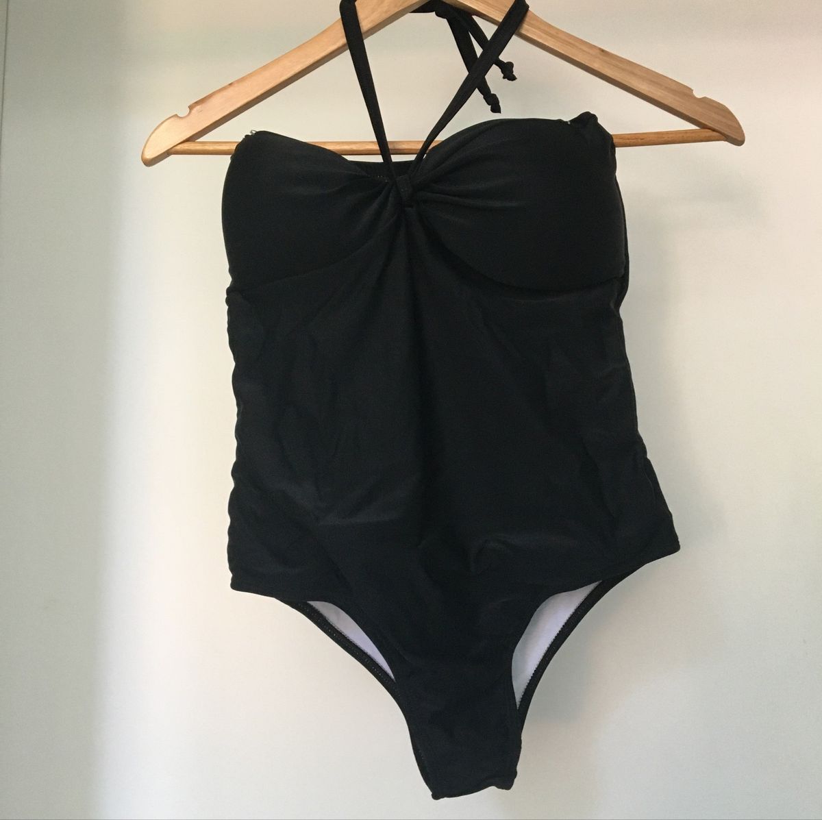 maiô preto tomara que caia