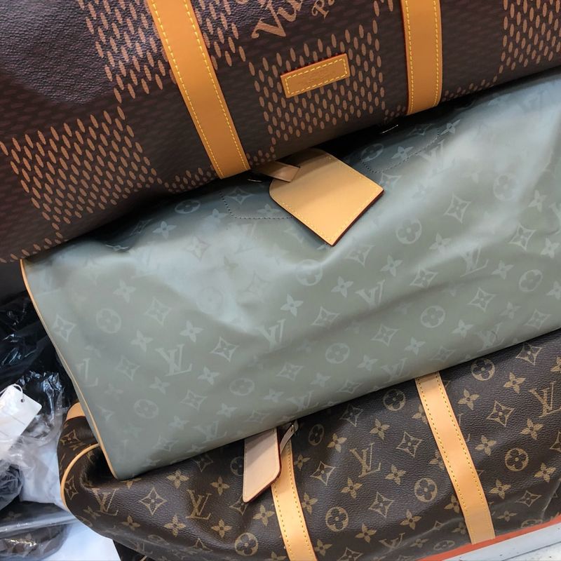 Mala de Mão Louis Vuitton Réplica | Bolsa de mão Feminina Louis Vuitton  Nunca Usado 47554237 | enjoei