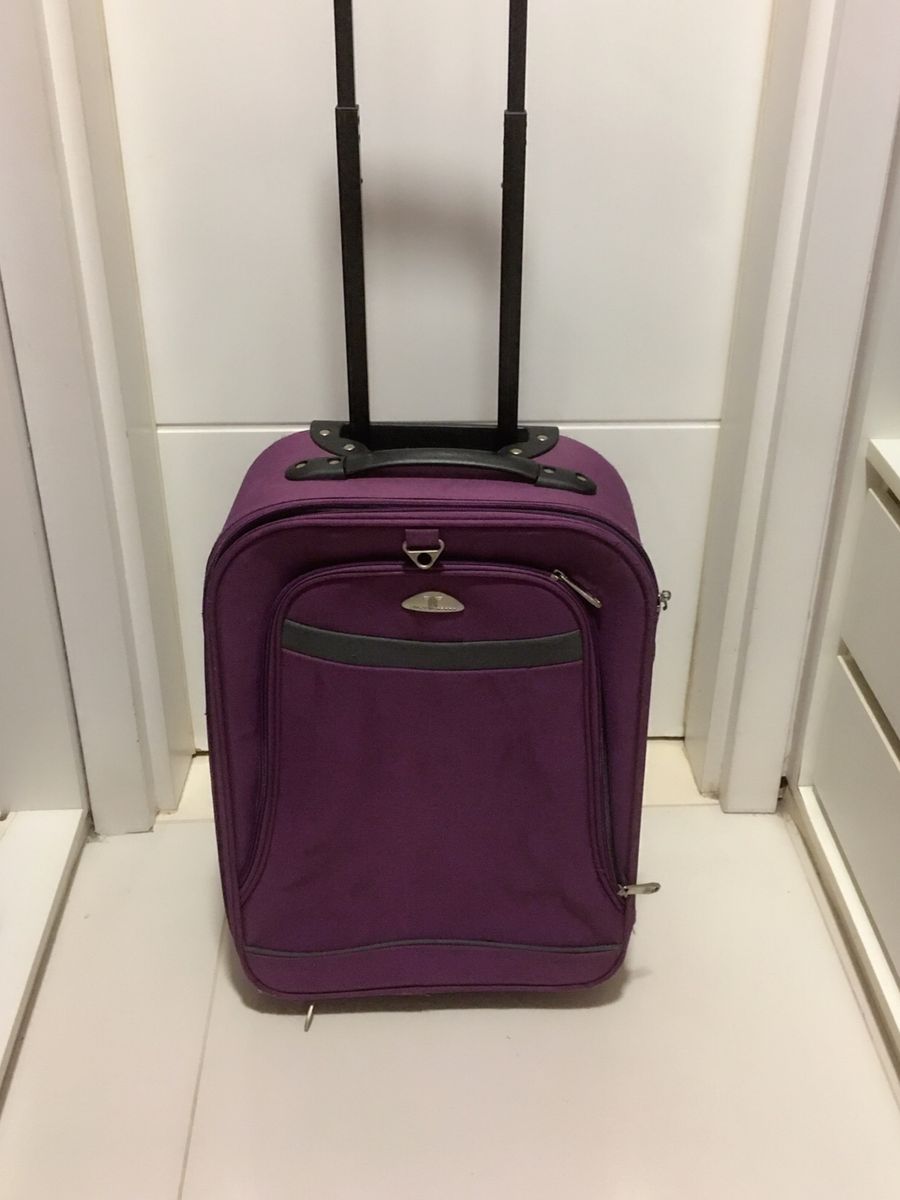 Mala de Viagem Roxa com Rodinha | Produto Feminino Usado 61315740 | enjoei