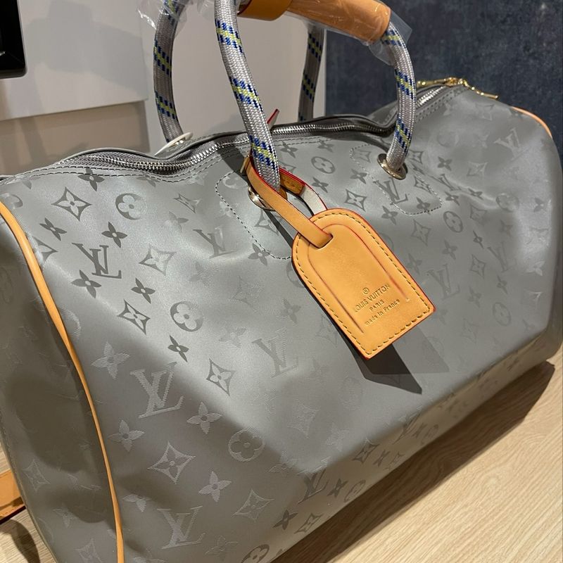 Mala de Mão Louis Vuitton Réplica | Bolsa de mão Feminina Louis Vuitton  Nunca Usado 47554237 | enjoei