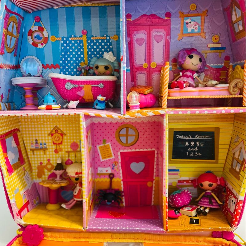 Lalaloopsy dollhouse hot sale