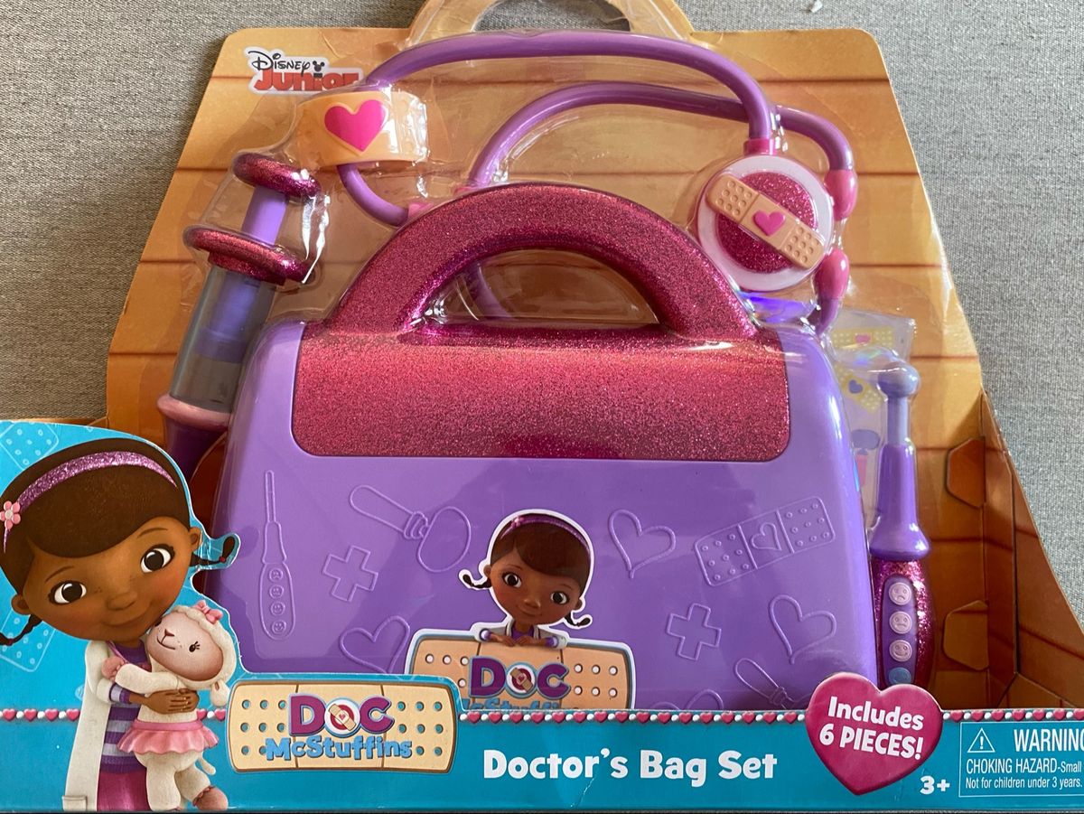 Maleta Doutora Brinquedos - Disney Junior | Brinquedo Disney Nunca ...