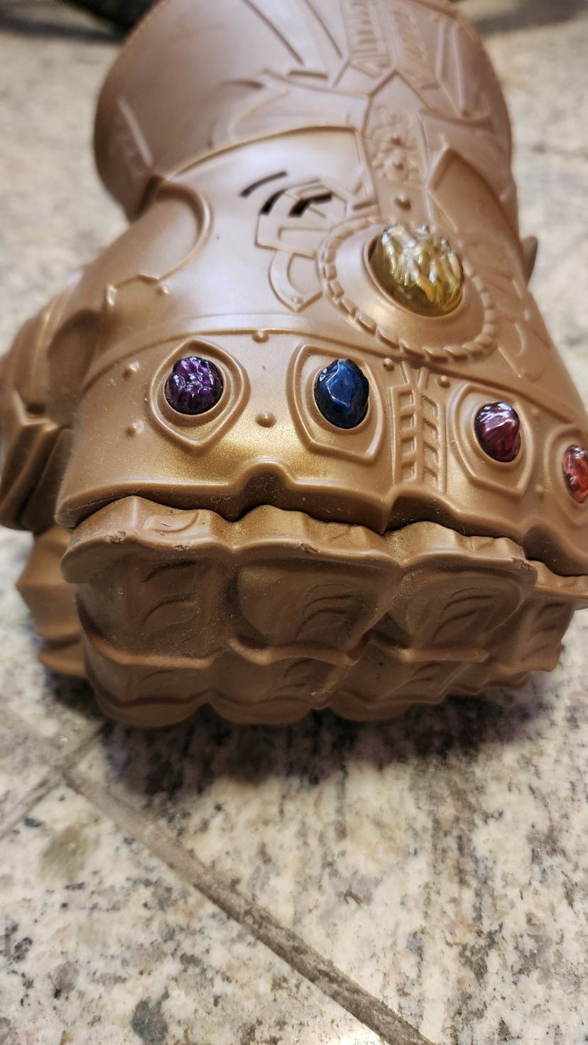 Manopla Eletrônica do Thanus Marvel Guerra Infinita | Brinquedo para ...
