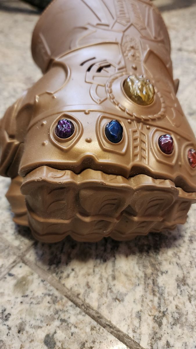 Manopla Eletrônica do Thanus Marvel Guerra Infinita | Brinquedo para ...