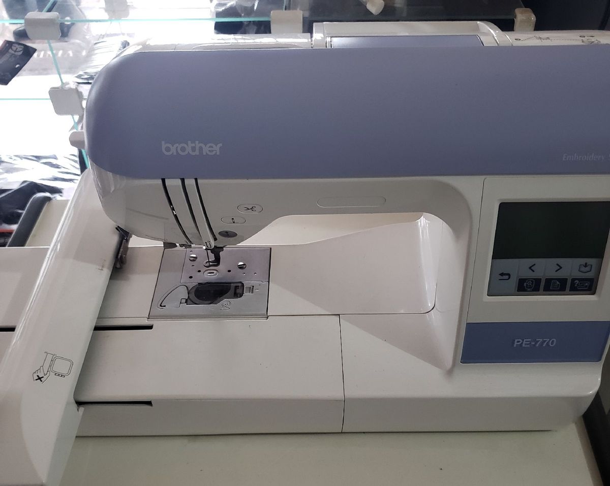 Máquina de Bordar Eletrônica Brother Pe 770 | Móvel p/ Casa Brother ...