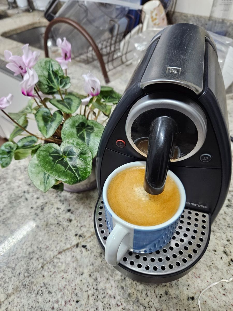 Nespresso essenza outlet c101