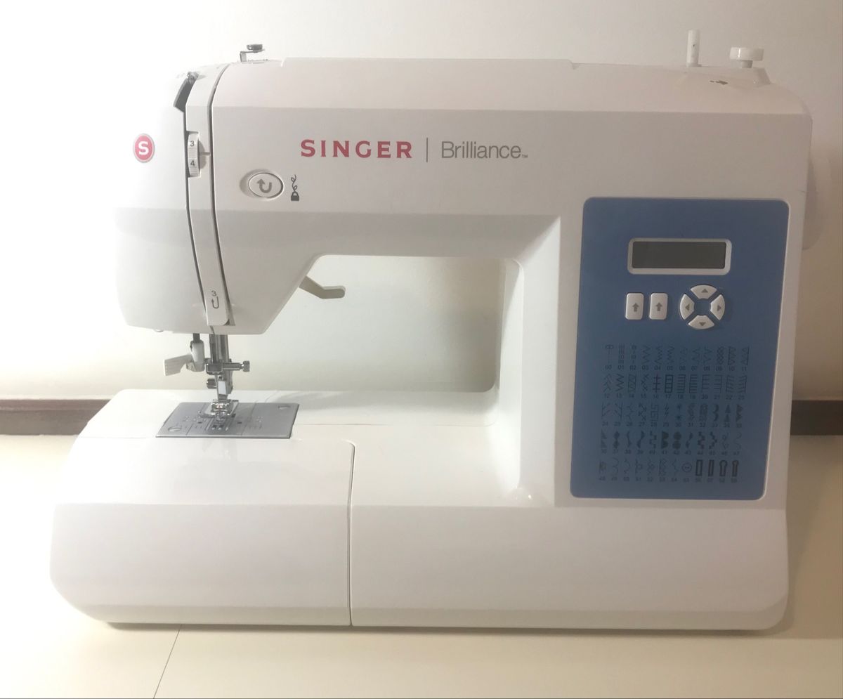 Máquina de Costura Brilliance Singer 6160 110v Eletrodoméstico