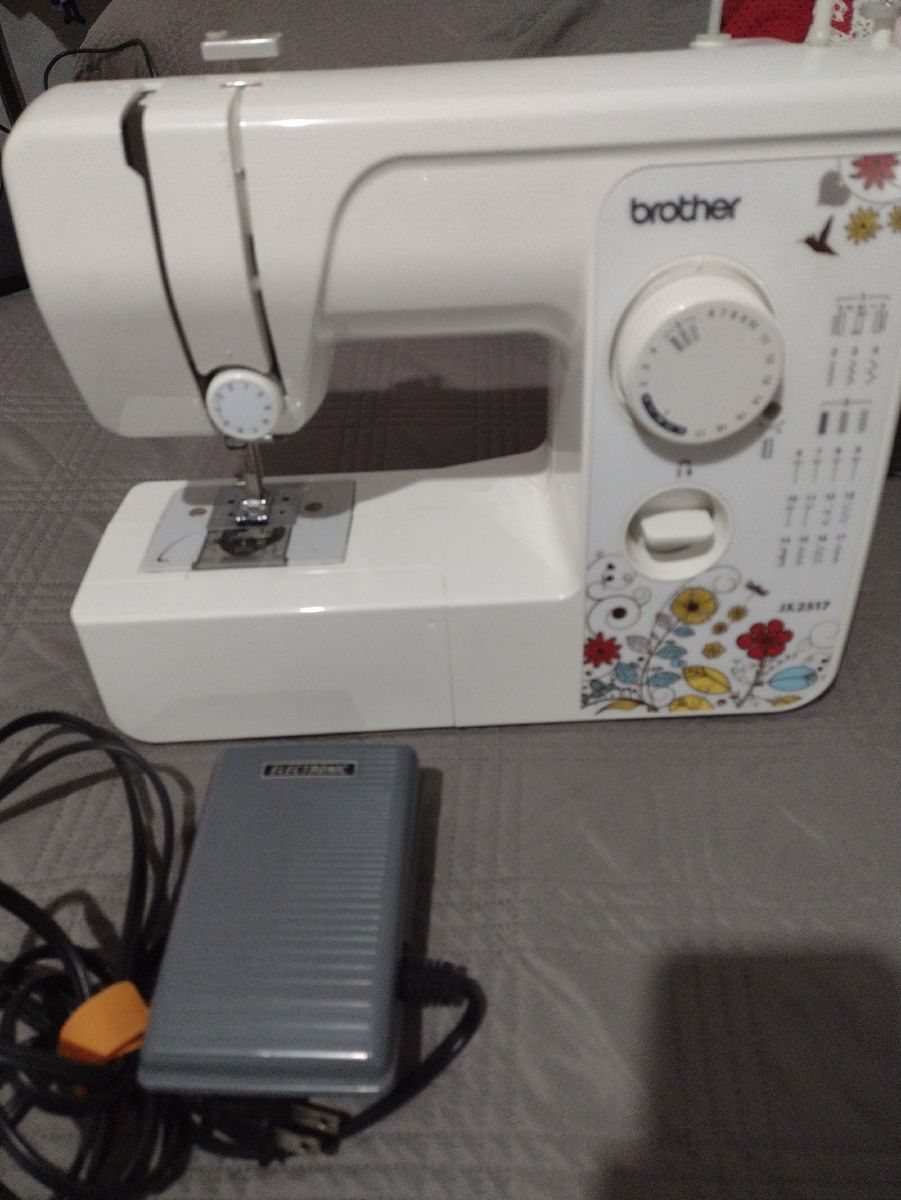 Máquina de Costura Brother Jx2517 Móvel p/ Casa Brother Jx2517 Usado