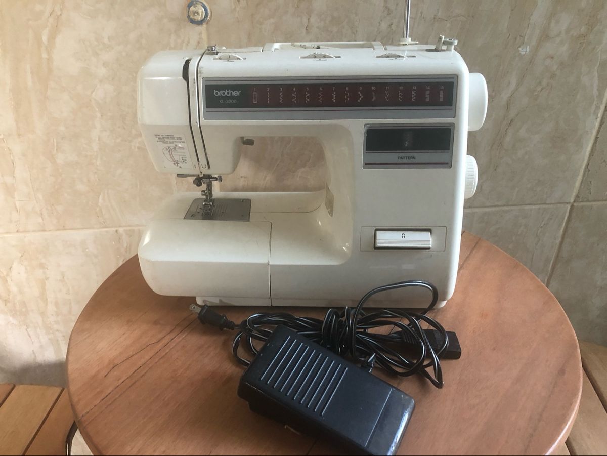 Máquina de Costura Brother Xl3200 ( para Retirar Peças) Item Info