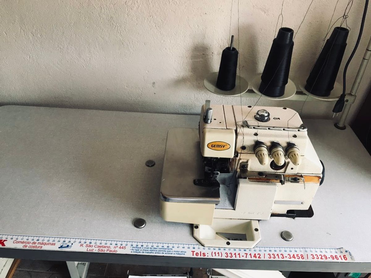 Máquina de Costura Overlock Usada Móvel p/ Casa Gemsy Usado 77549160 enjoei