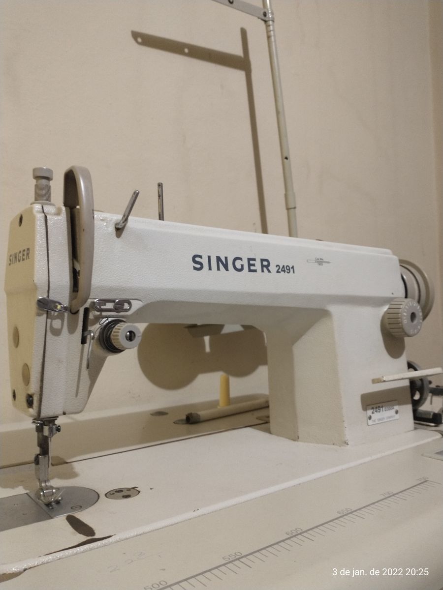 Máquina de Costura Reta Singer 2491 Usada Eletrodoméstico Singer