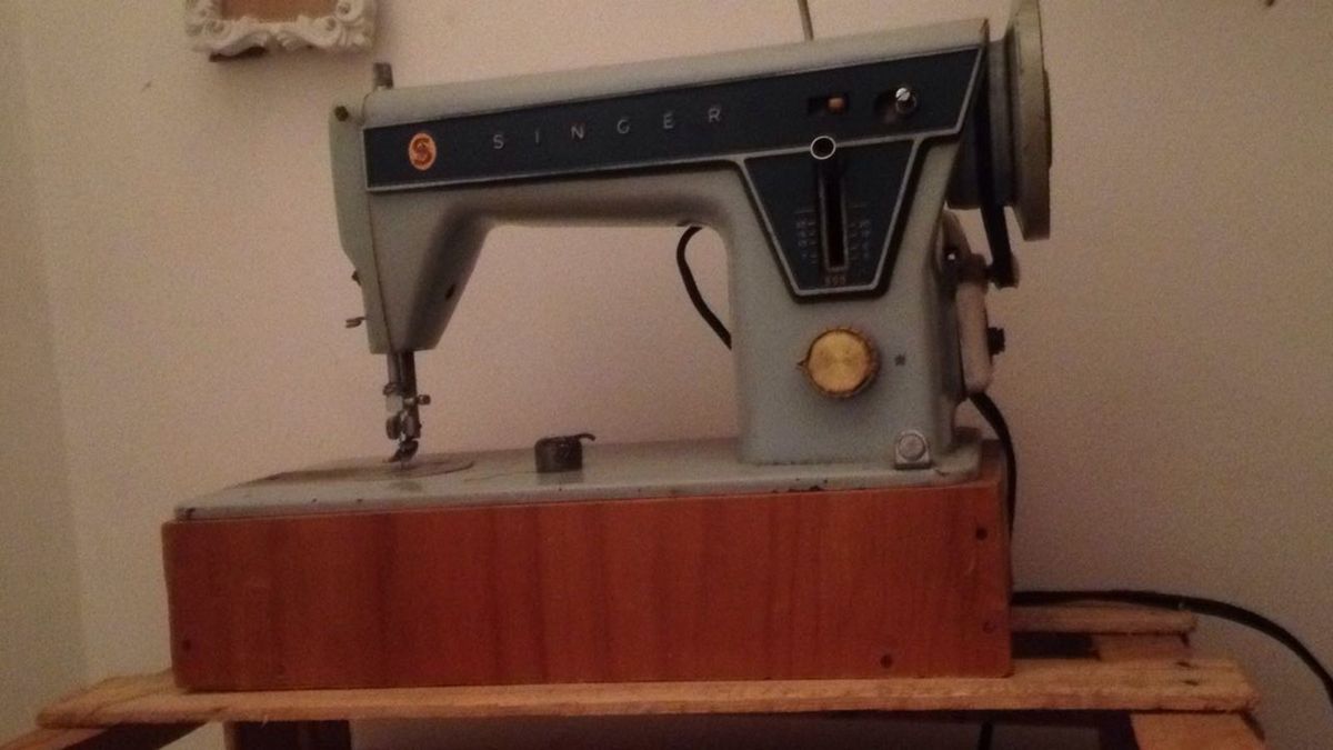 Maquina de Costura Singer 660 Verde (anos 70) Eletrica