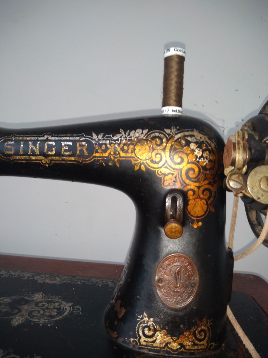 Máquina de Costura Singer Relíquia. | Produto Feminino Singer Usado ...