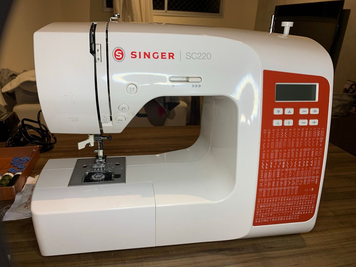 Máquina de Costura Singer Sc220 | Produto Feminino Singer Usado ...