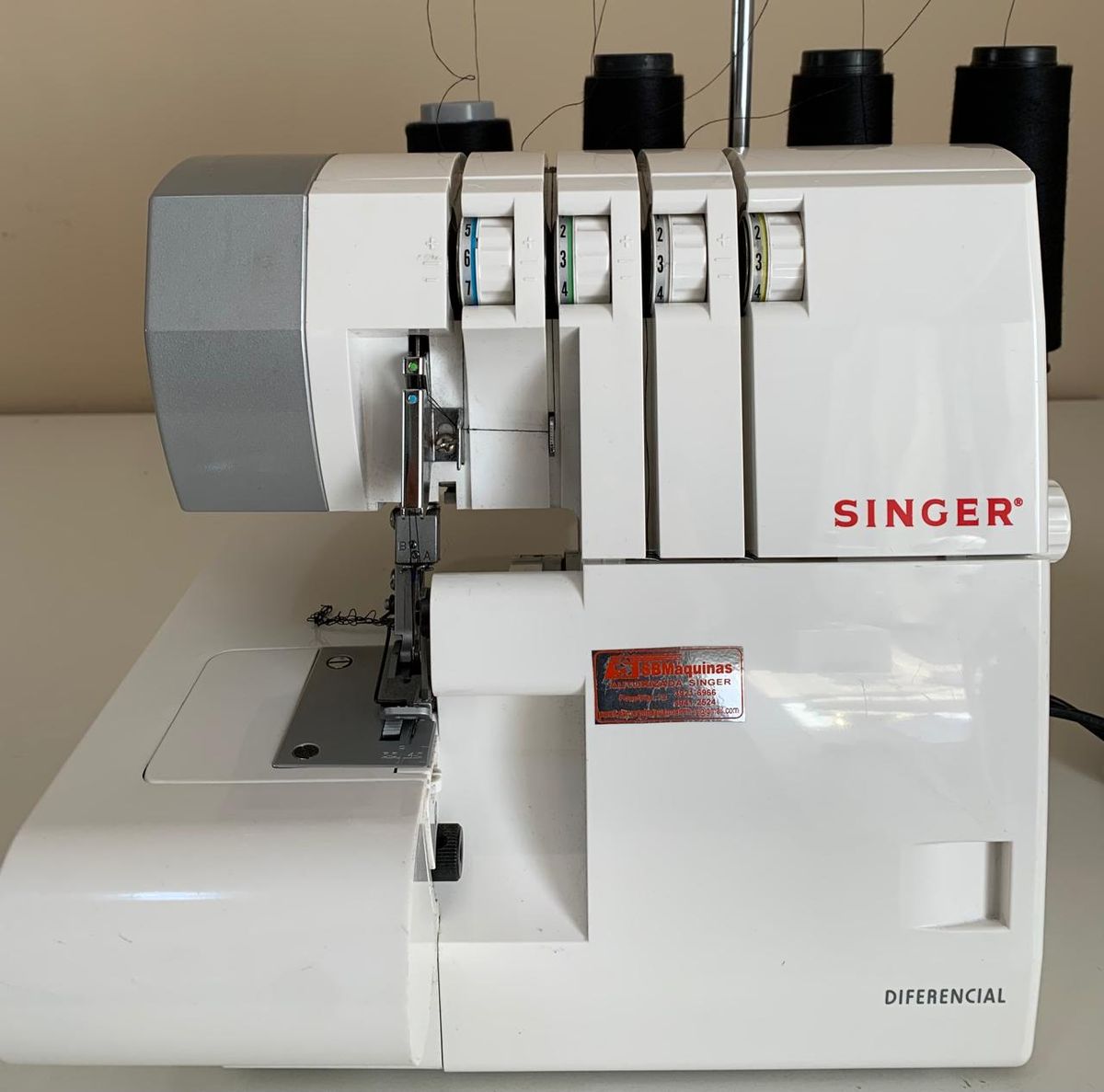 Máquina de Costura Singer Ultralock | Item Info & Eletro Singer Usado ...