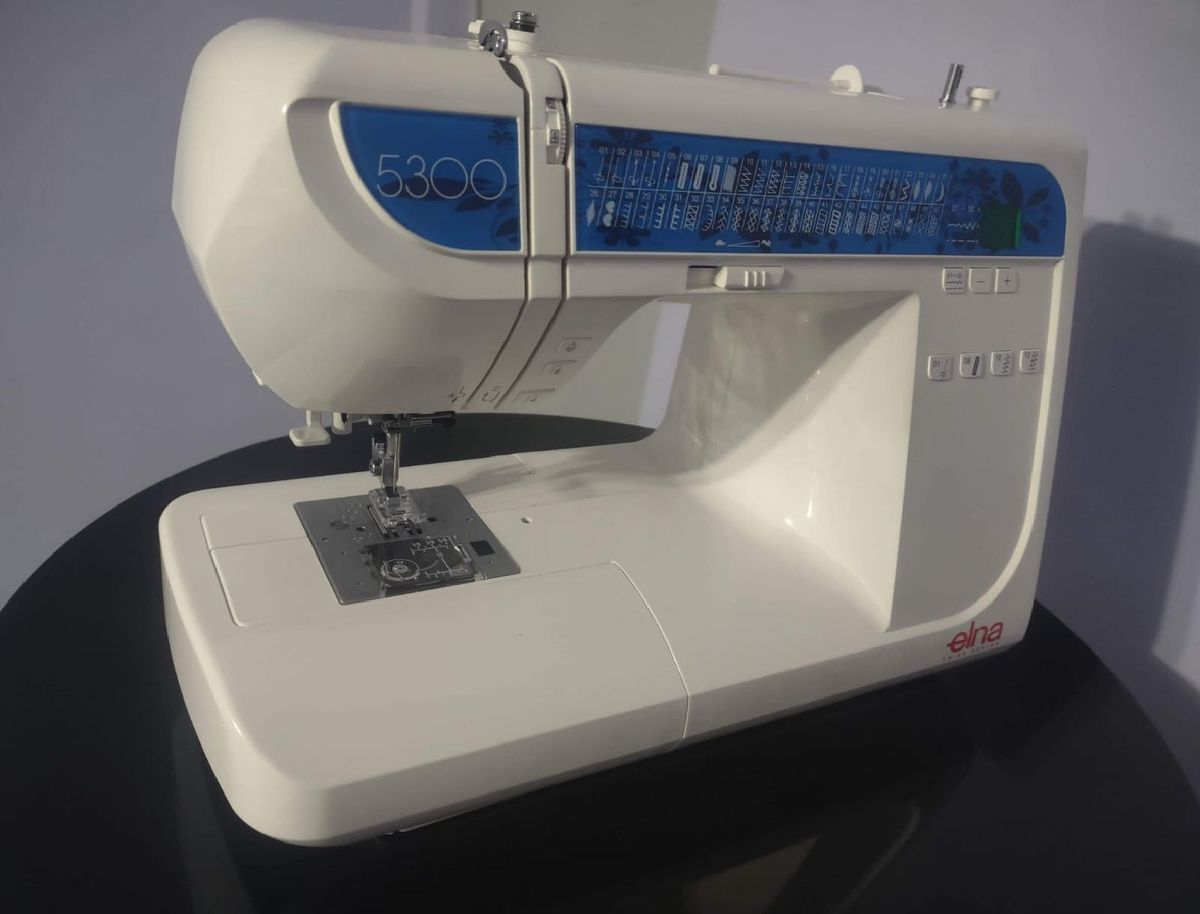 Máquina (de Costurar) Bordadeira Eletrônica Elna 5300 Item Info