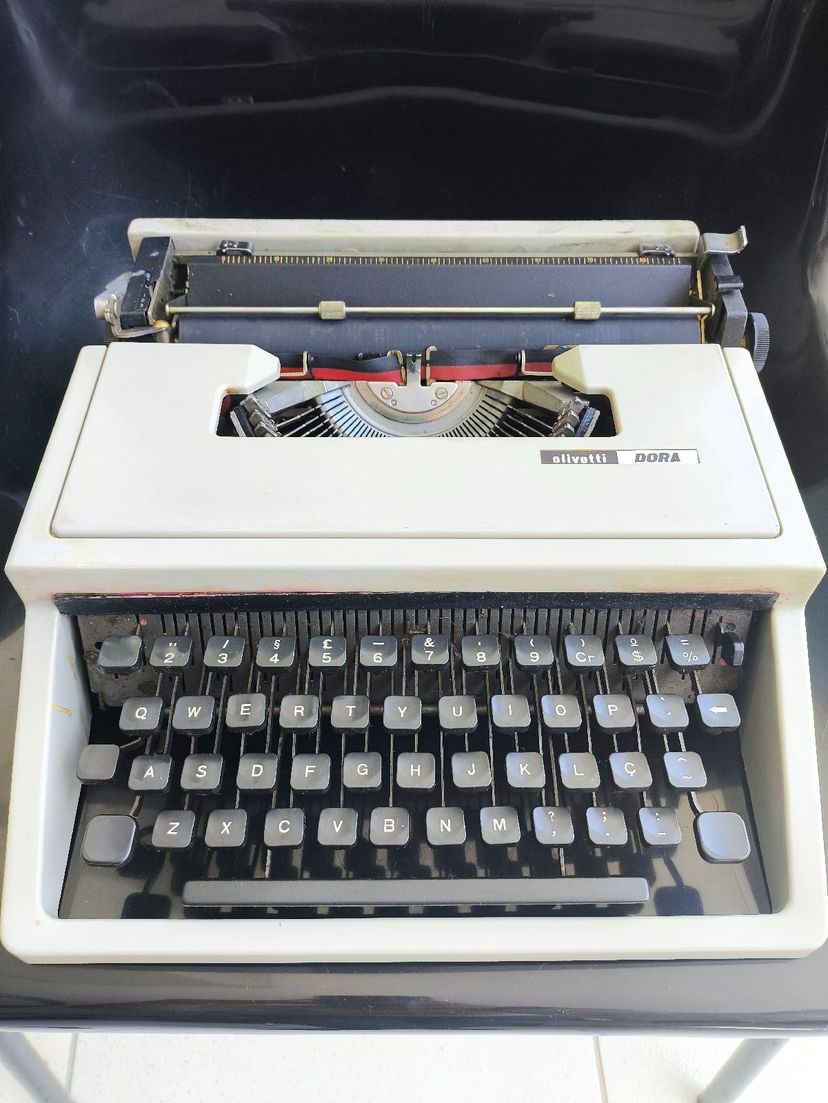 Máquina de Escrever Olivetti | Produto Vintage e Retro Olivetti Usado ...