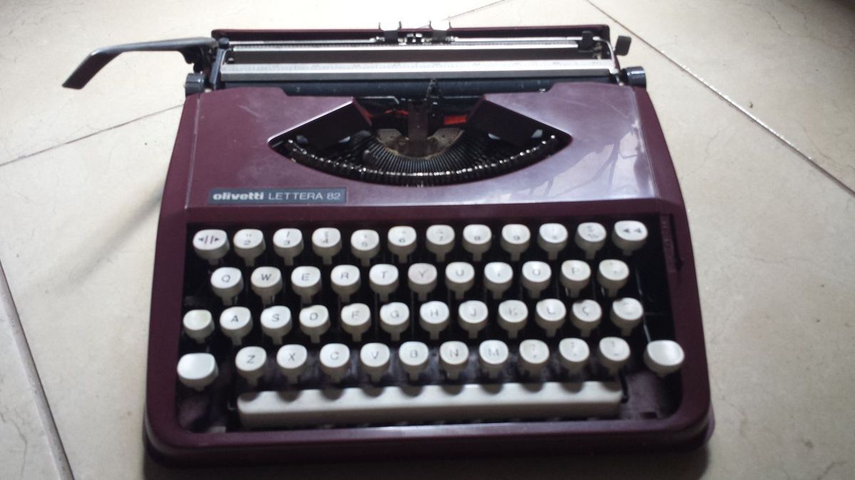 Máquina De Escrever Portátil Olivetti Produto Vintage E Retro Usado 21703636 Enjoei 1963