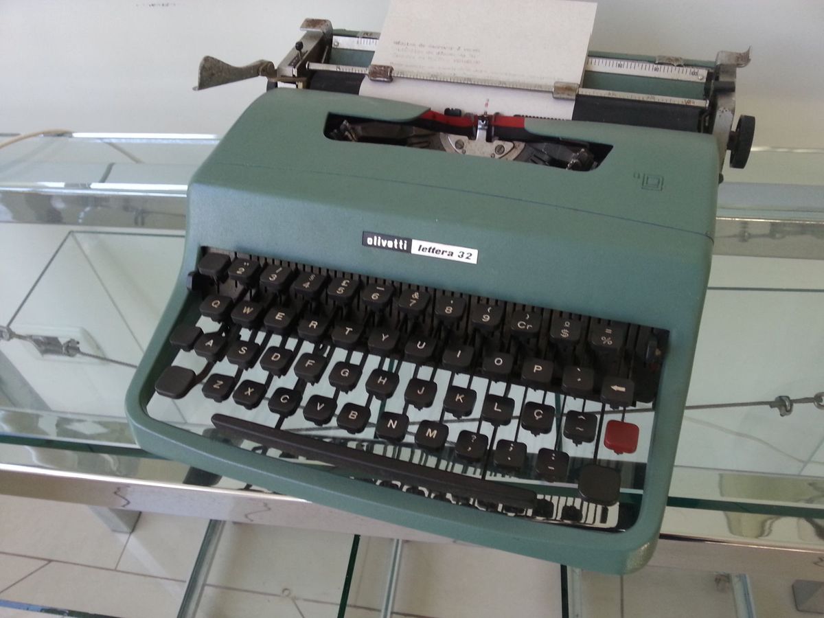 Máquina De Escrever Vintage Anos 70 Produto Vintage E Retro Olivetti Usado 1816259 Enjoei 8443