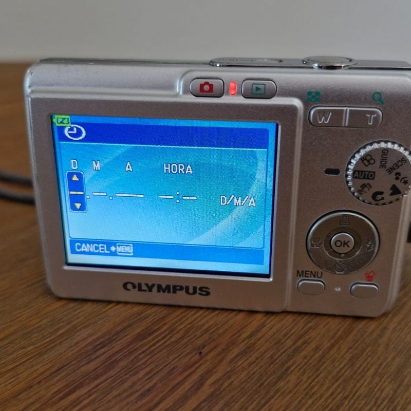 Máquina Fotográfica Digital Olympus X-750 6.0 Megapixel. Atenção