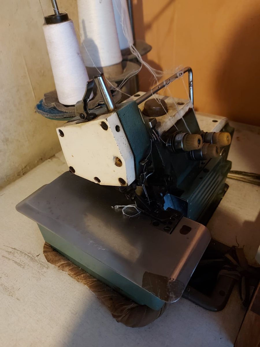 Maquina Industrial Overloque Usada Móvel p/ Casa Modelo Usado