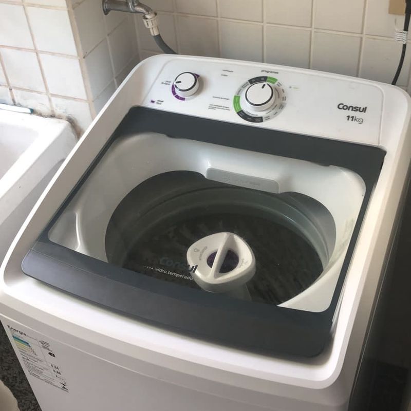 https://photos.enjoei.com.br/maquina-lavar-roupa-11-kg-87918947/800x800/czM6Ly9waG90b3MuZW5qb2VpLmNvbS5ici9wcm9kdWN0cy8xMDU2NzkyNS85ZTFiNTZlMDE5YWE4NTg5YzJkYzFkMDY4Yjg0ZDY4Ni5qcGc