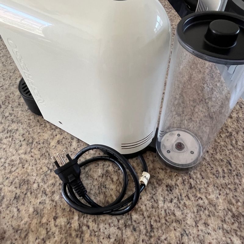 NESPRESSO C50CW 新品未使用 Nespresso U C50 Usada | MercadoLivre 📦