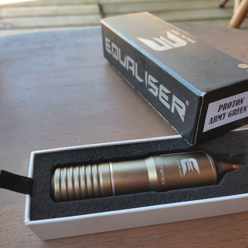 Máquina Pen para Tatuagem Kwadron Equaliser Proton Mx | Kwadron