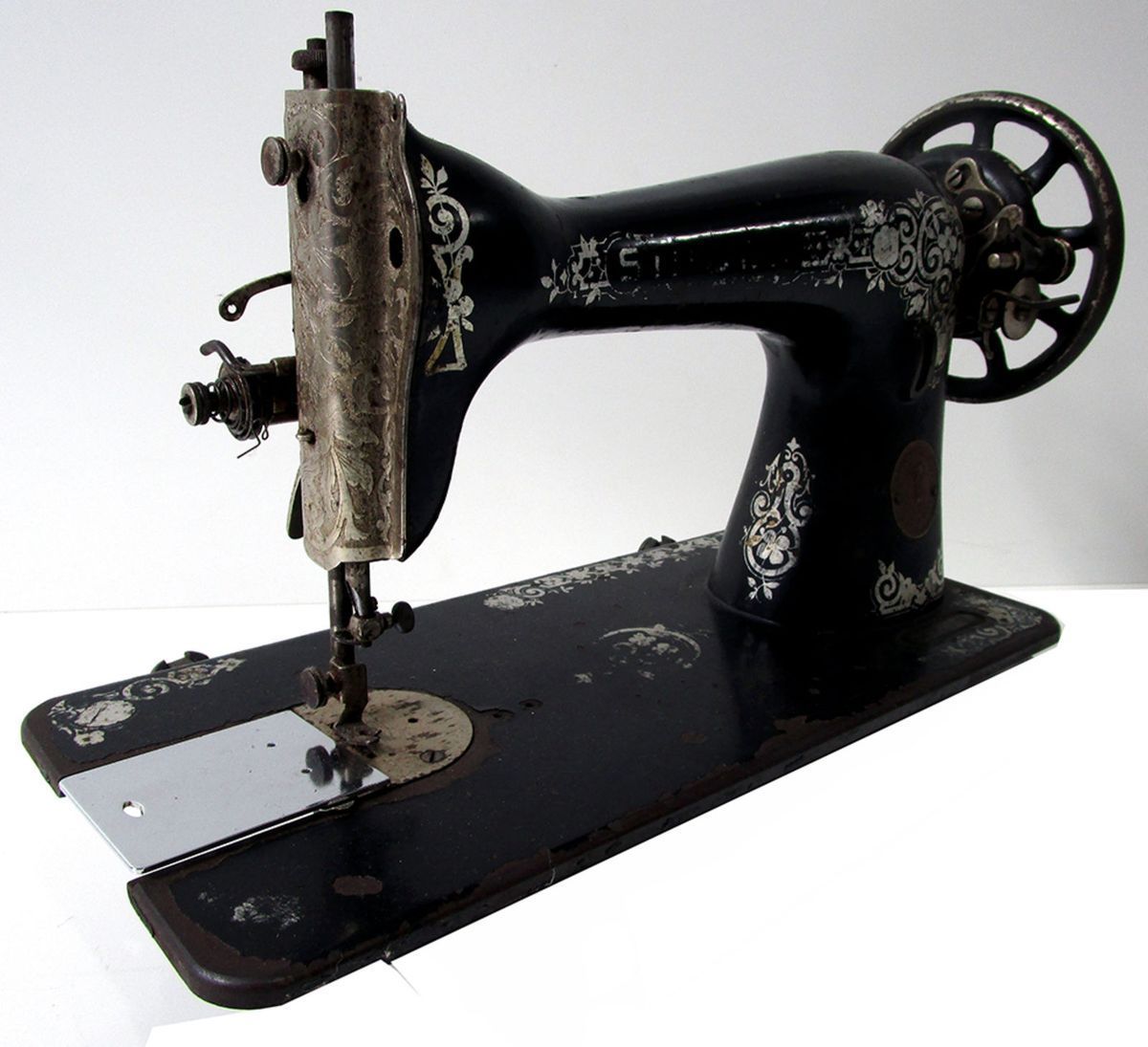 Maquina Singer Antiga Usada com Base | Móvel p/ Casa Singer Usado