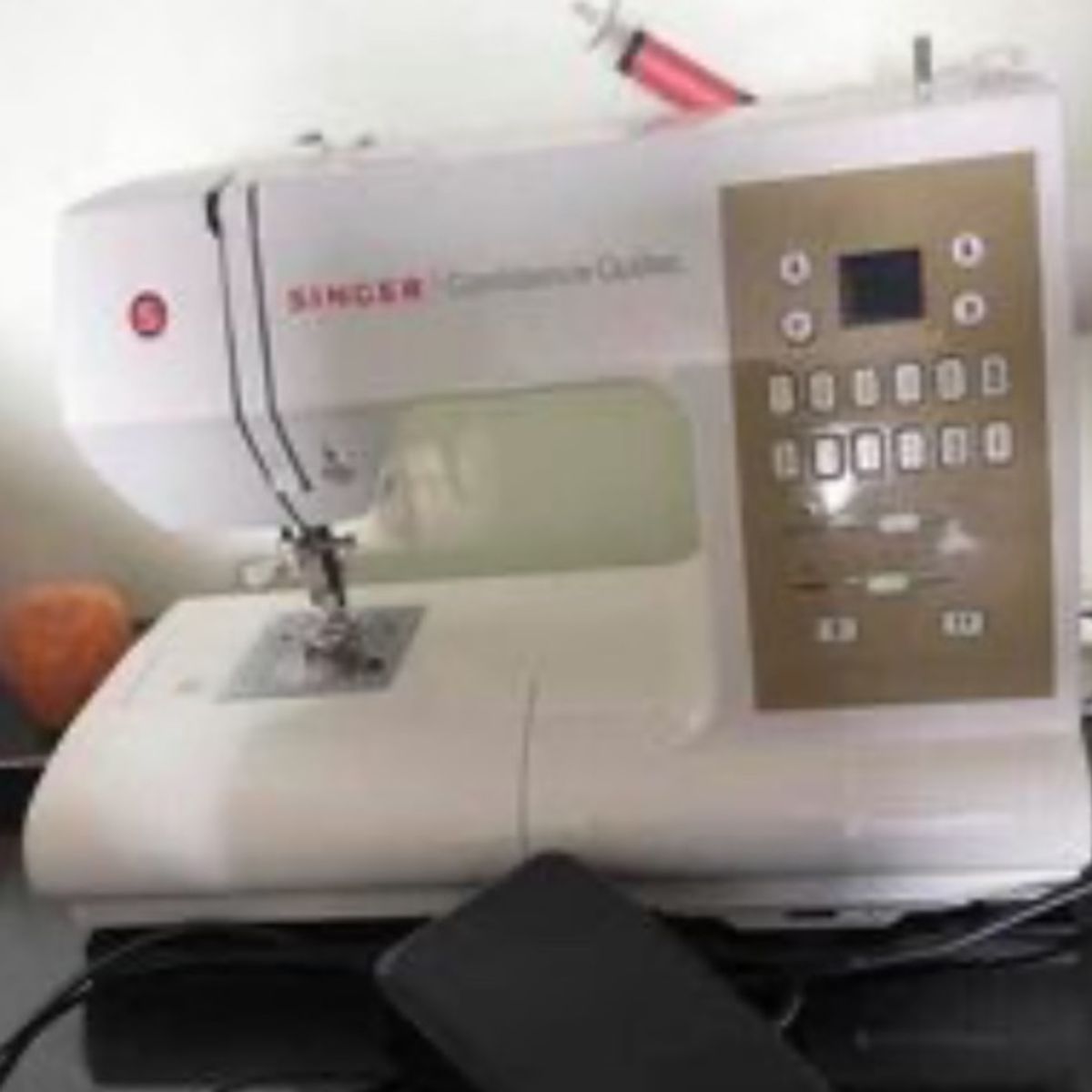 Máquina Singer Confidence Quilter Eletrodoméstico Singer Usado