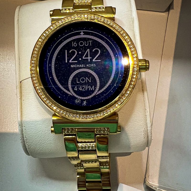 Michael kors best sale smartwatch feminino