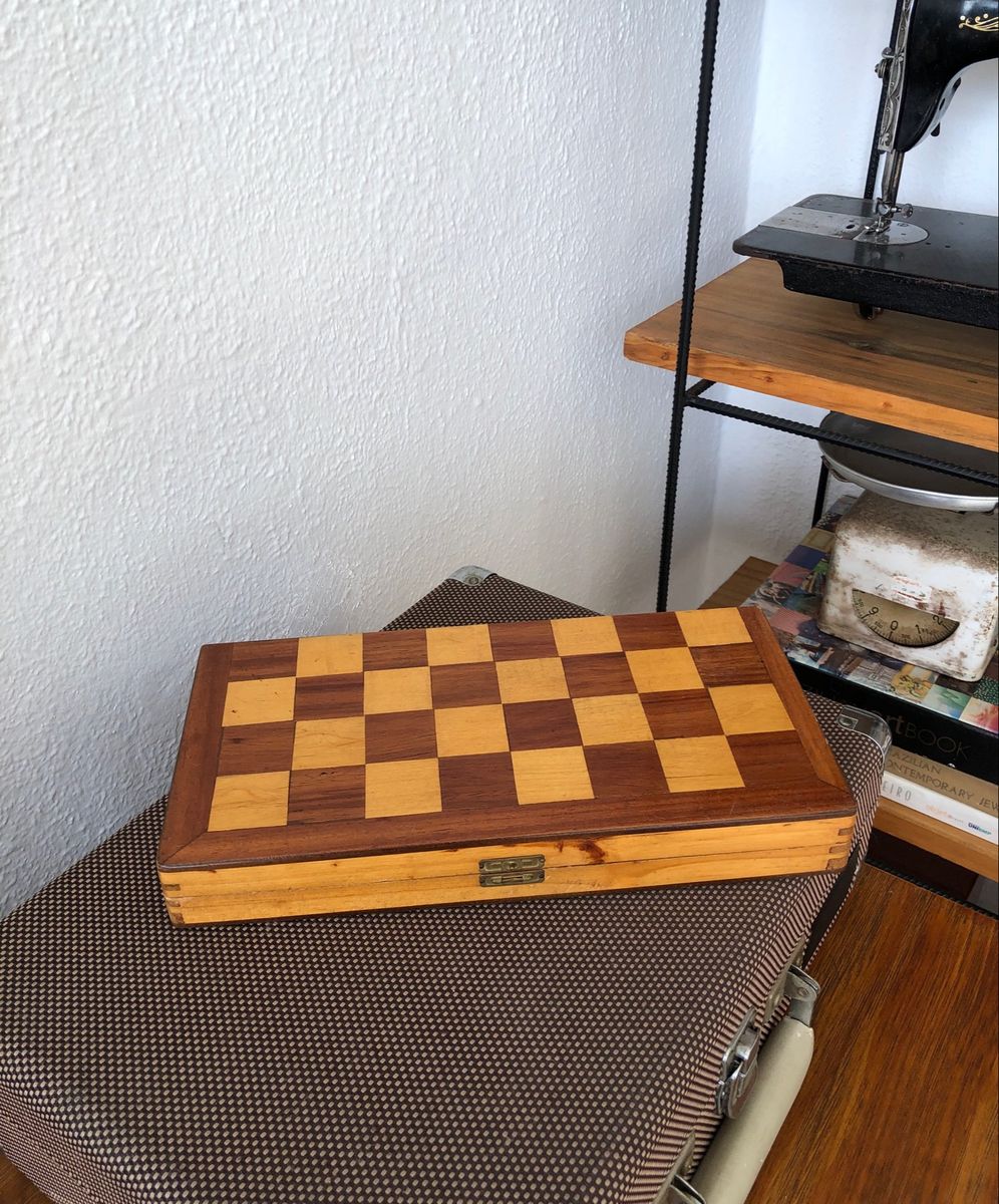 COLECIONISMO - Antigo jogo de peças para xadrez em meta