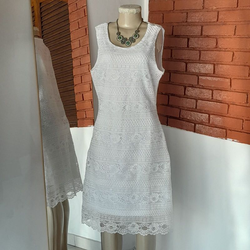 Vestido branco de renda hot sale marisa