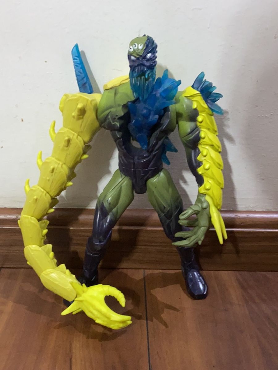 Bonecos max steel monstro, extra