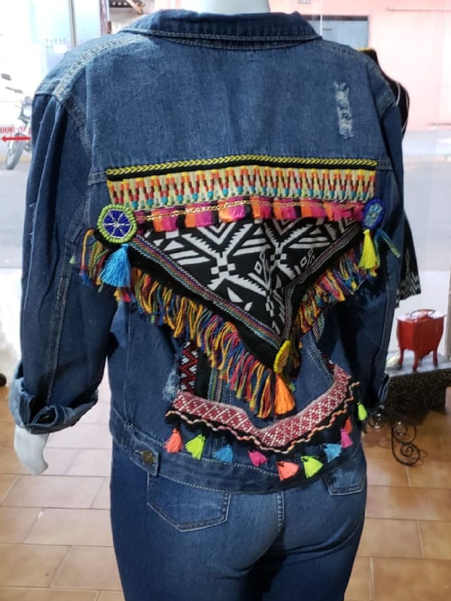 jaqueta jeans com estampa nas costas