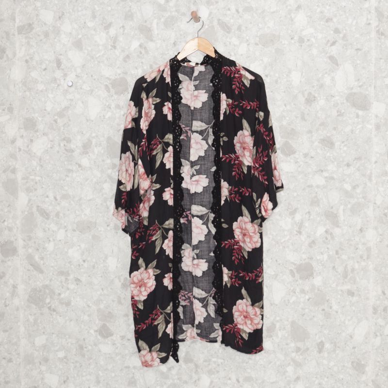 Kimono store preto floral