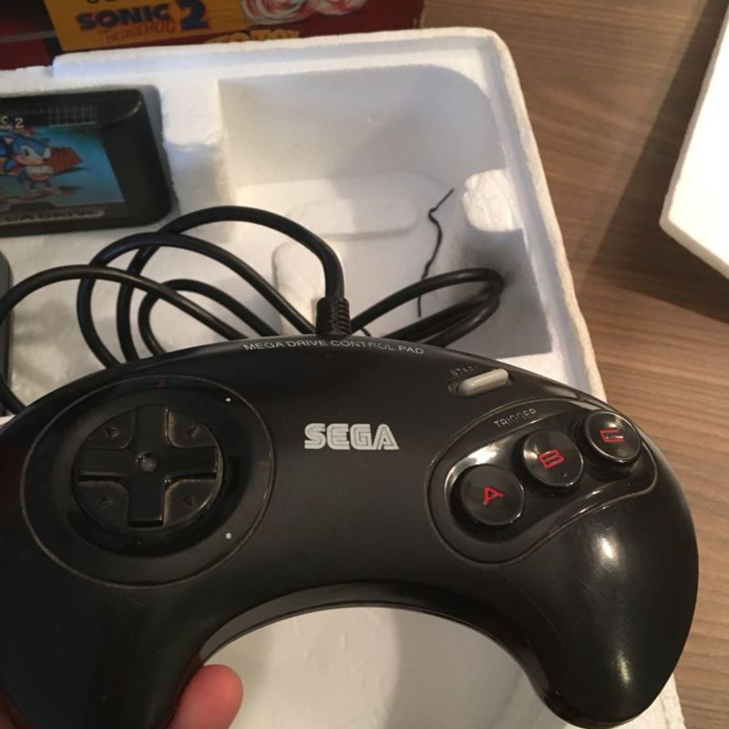 Console Mega Drive 3 com 2 Controles + Sonic Seminovo - Sega