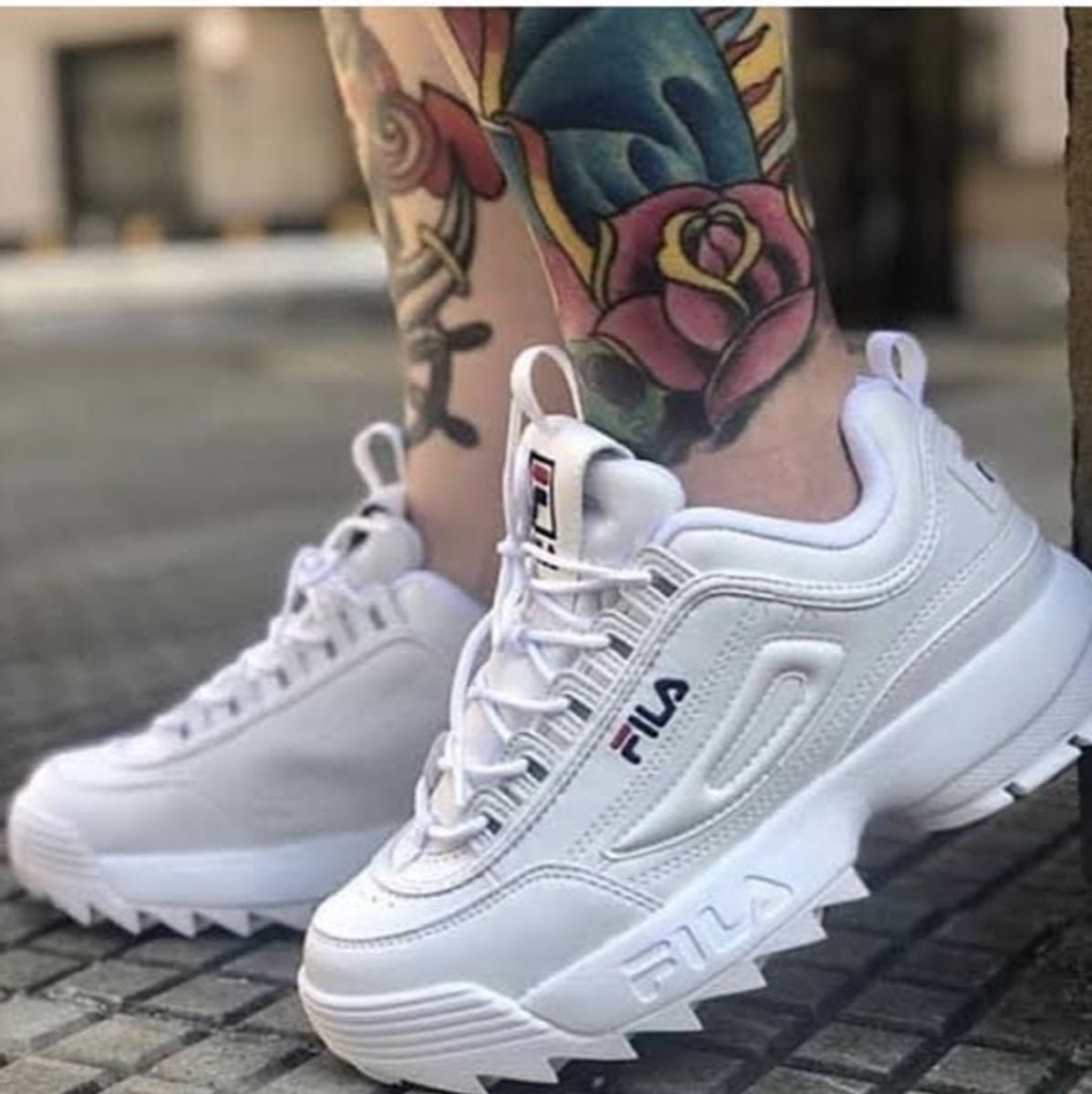 tenis feminino serve em homem